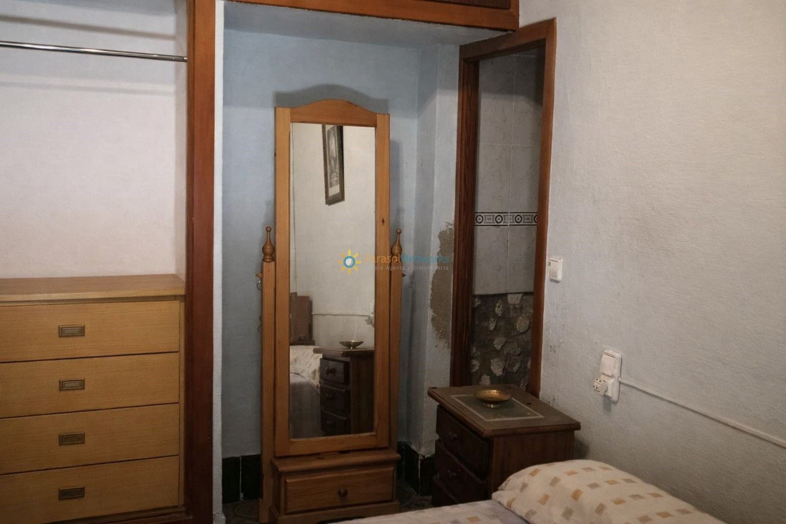 5 bedroom Townhouse for sale in L'Olleria - € 57,000 (Ref: 9770041)