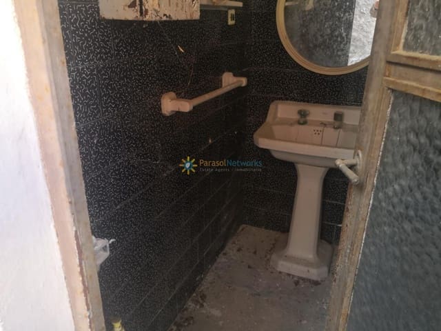 3 slaapkamer Huis te koop in Llutxent - € 55.000 (Ref: 9772064)