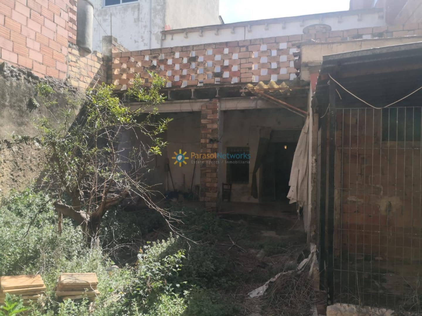 3 bedroom Townhouse for sale in Llutxent - € 55,000 (Ref: 9772064)