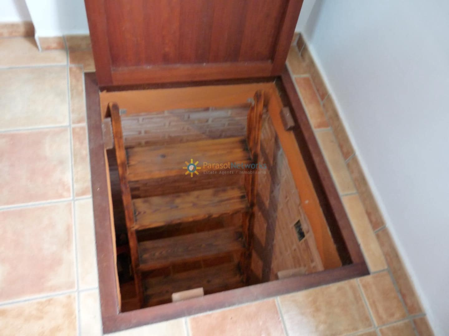 8 Zimmer Villa zu verkaufen in Oliva mit Garage - 500.000 € (Ref: 9781291)