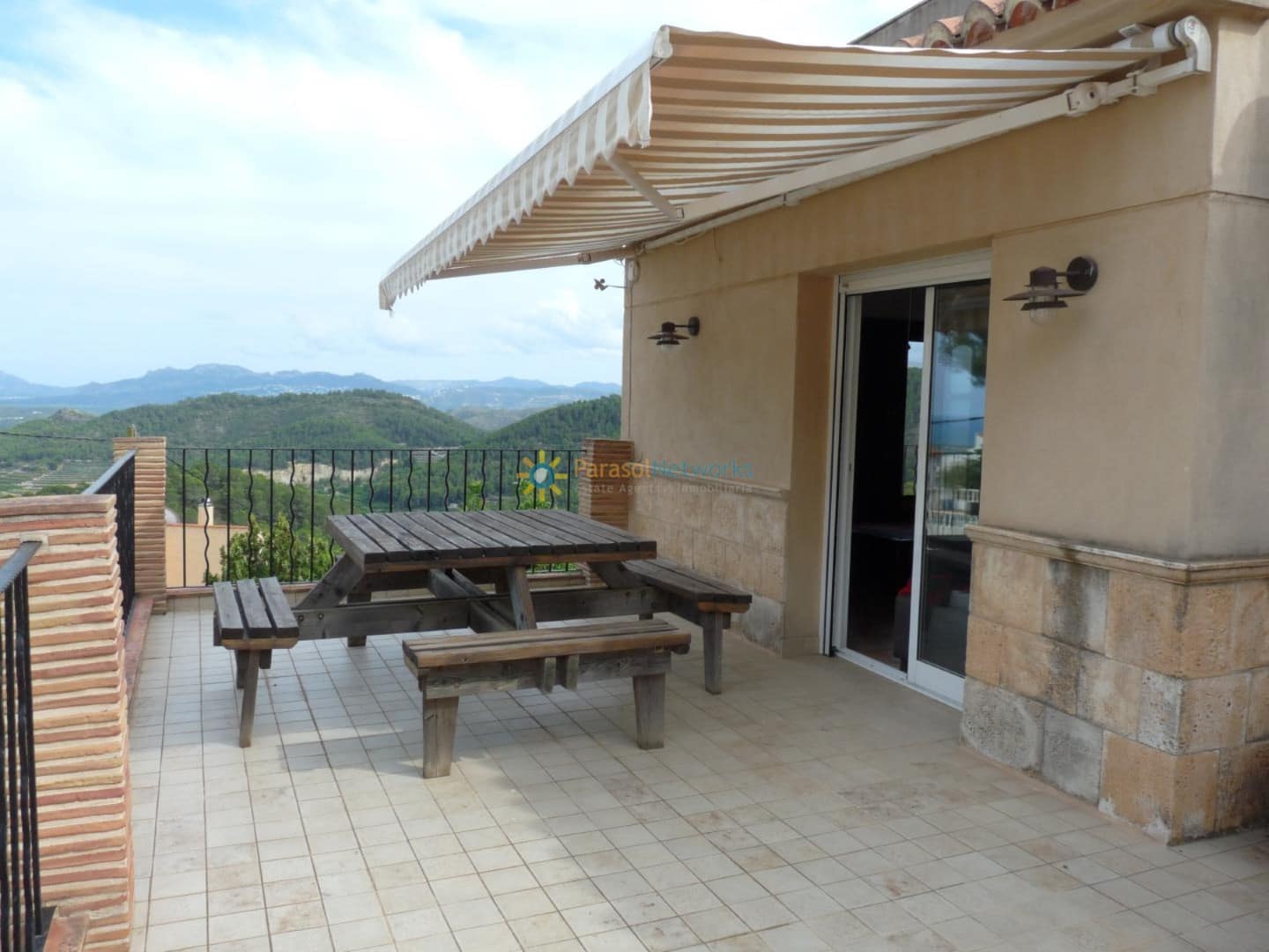 8 Zimmer Villa zu verkaufen in Oliva mit Garage - 500.000 € (Ref: 9781291)