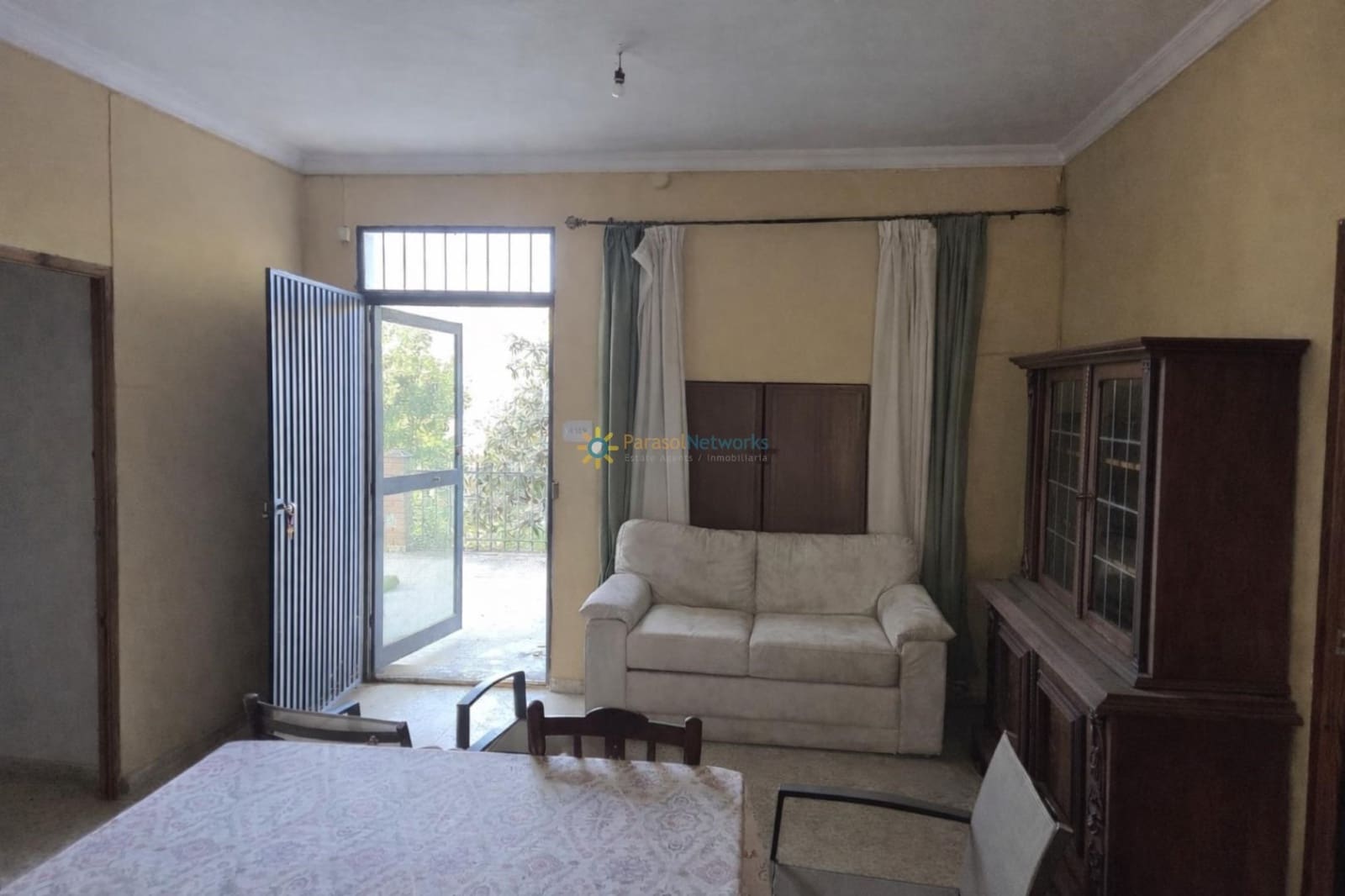 3 slaapkamer Villa te koop in Simat de la Valldigna met garage - € 95.000 (Ref: 9781997)