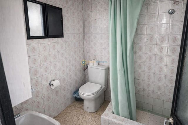 3 slaapkamer Villa te koop in Simat de la Valldigna met garage - € 95.000 (Ref: 9781997)