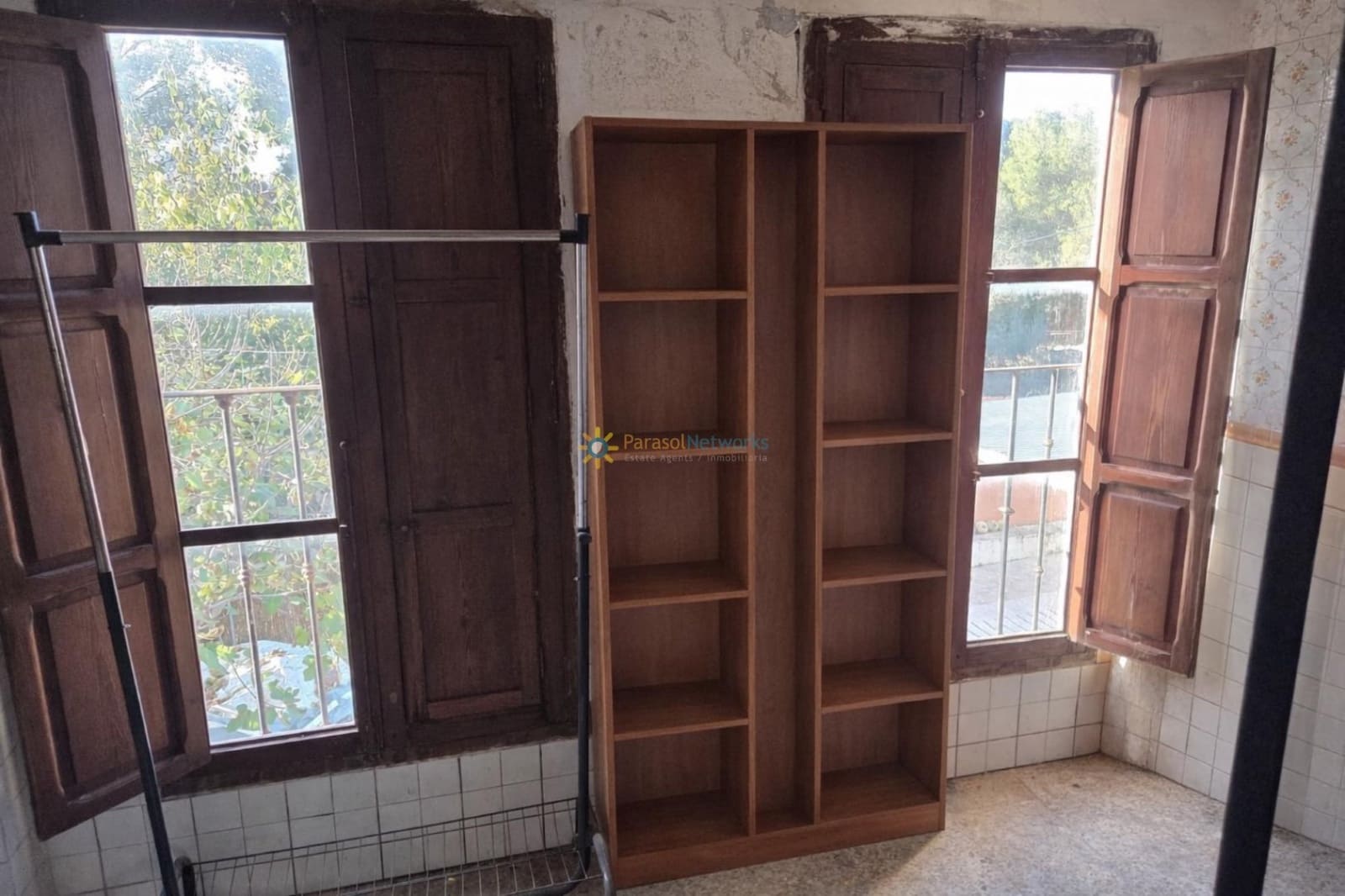 3 slaapkamer Villa te koop in Simat de la Valldigna met garage - € 95.000 (Ref: 9781997)