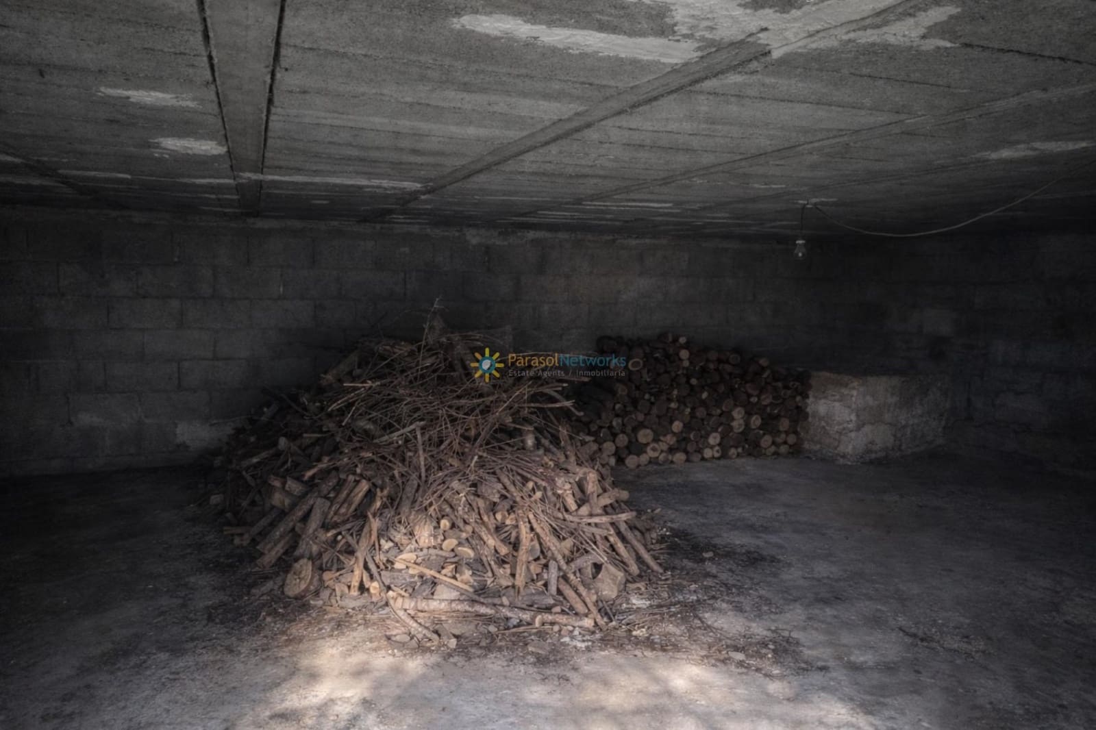 3 slaapkamer Villa te koop in Simat de la Valldigna met garage - € 95.000 (Ref: 9781997)