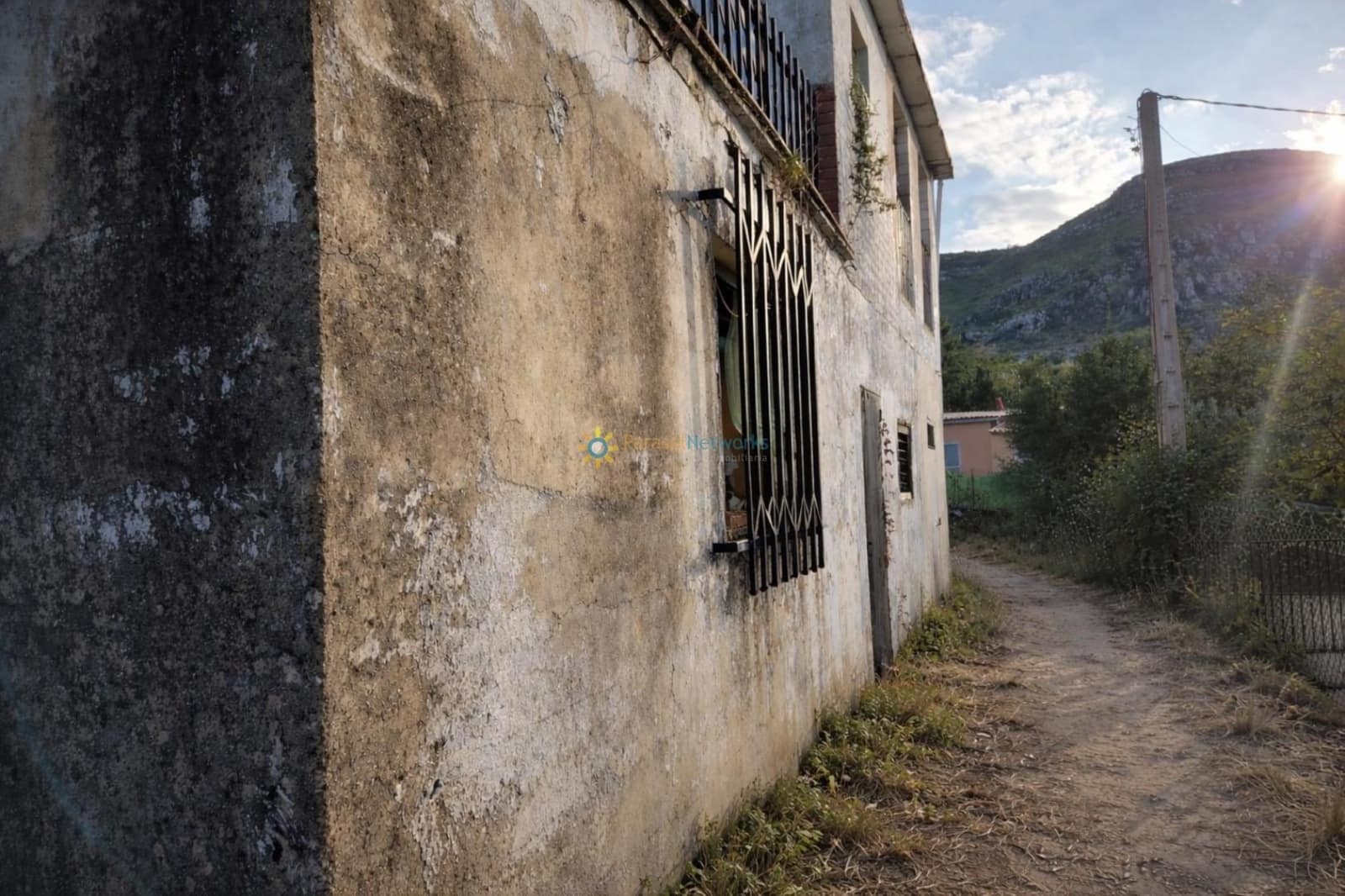 3 slaapkamer Villa te koop in Simat de la Valldigna met garage - € 95.000 (Ref: 9781997)