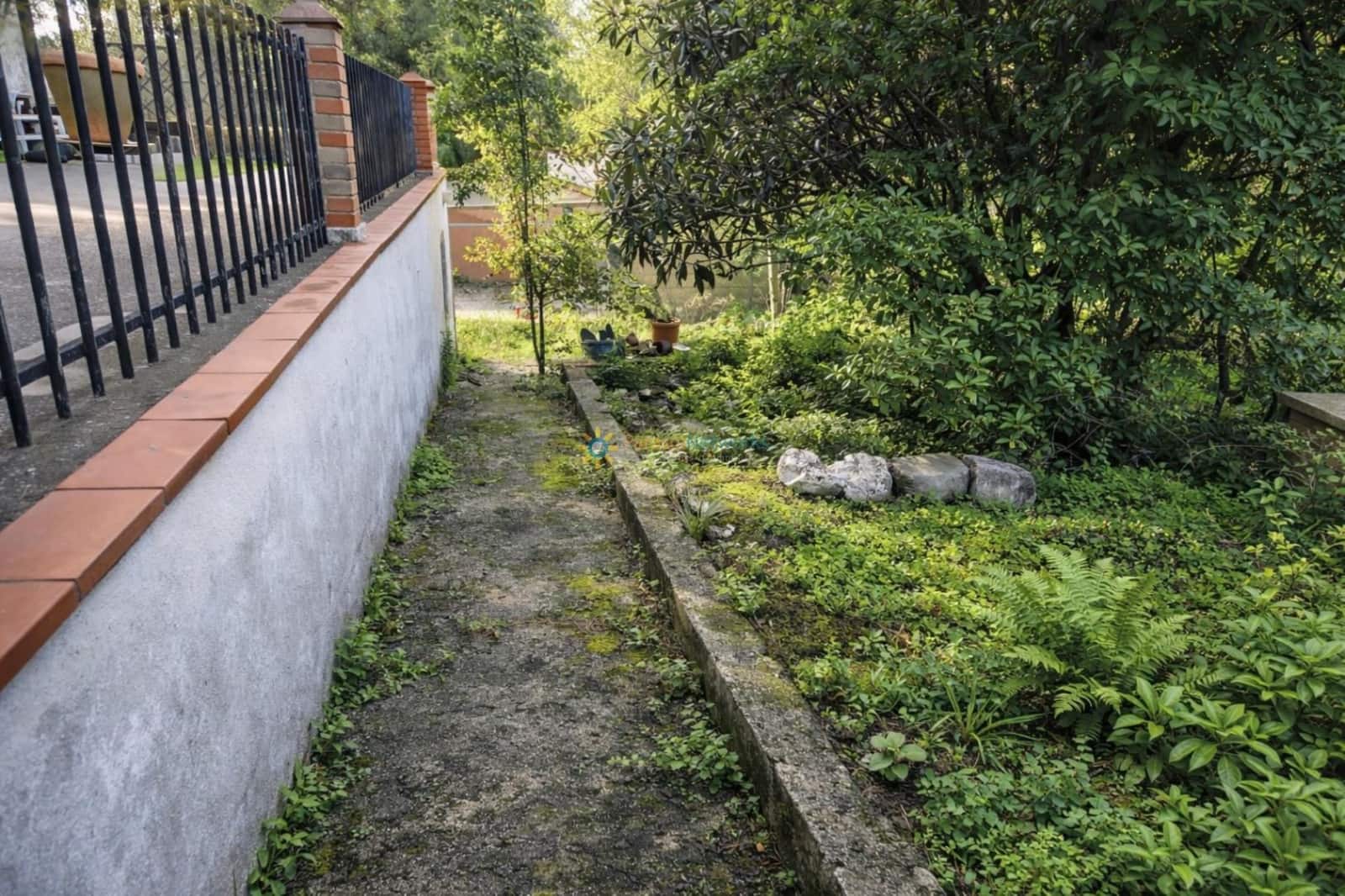 3 slaapkamer Villa te koop in Simat de la Valldigna met garage - € 95.000 (Ref: 9781997)