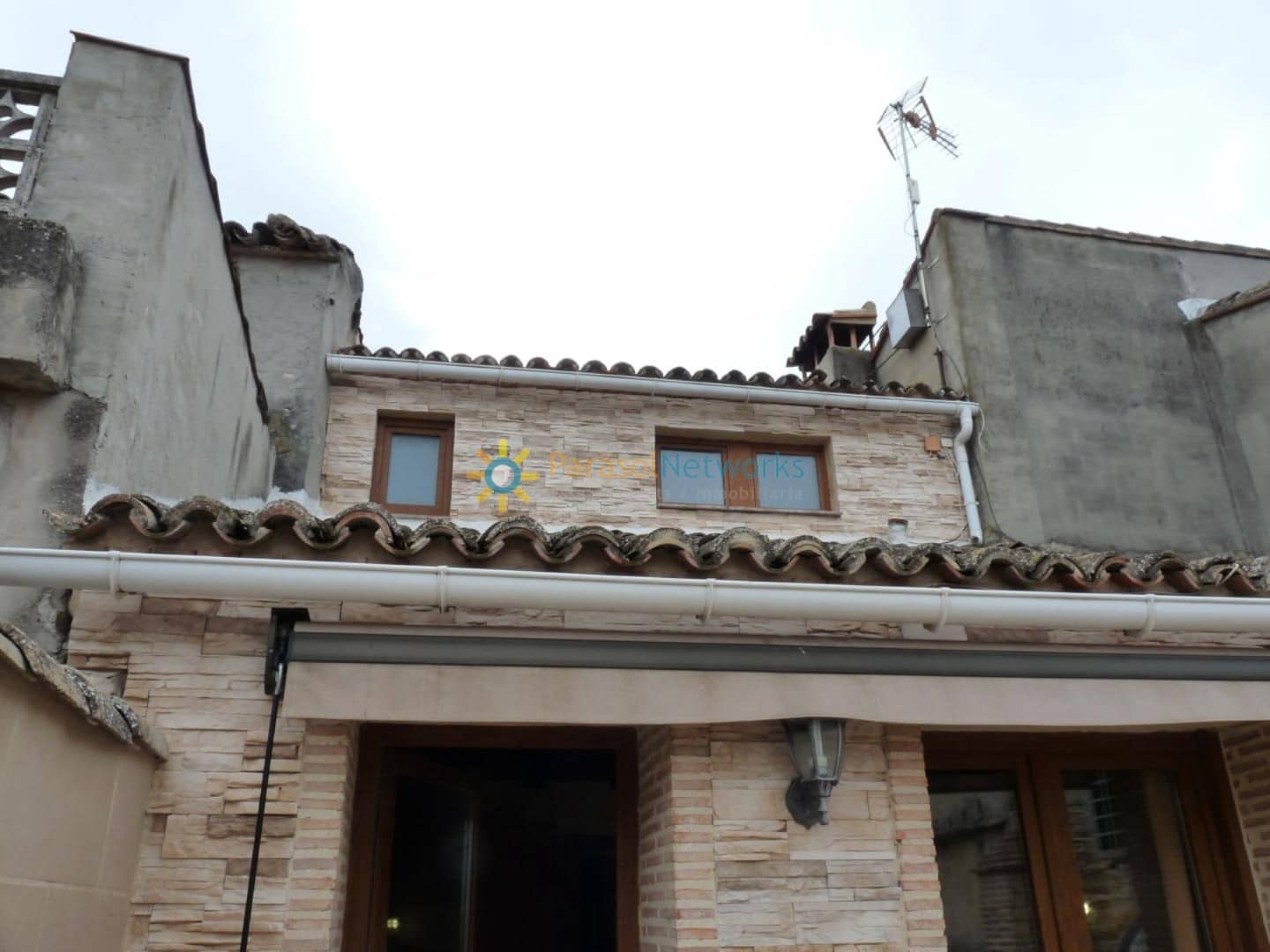 5 bedroom Hotel for sale in Palomar with pool - € 249,000 (Ref: 9789736)