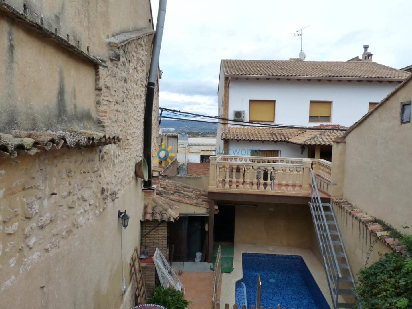 5 bedroom Hotel for sale in Palomar with pool - € 249,000 (Ref: 9789736)