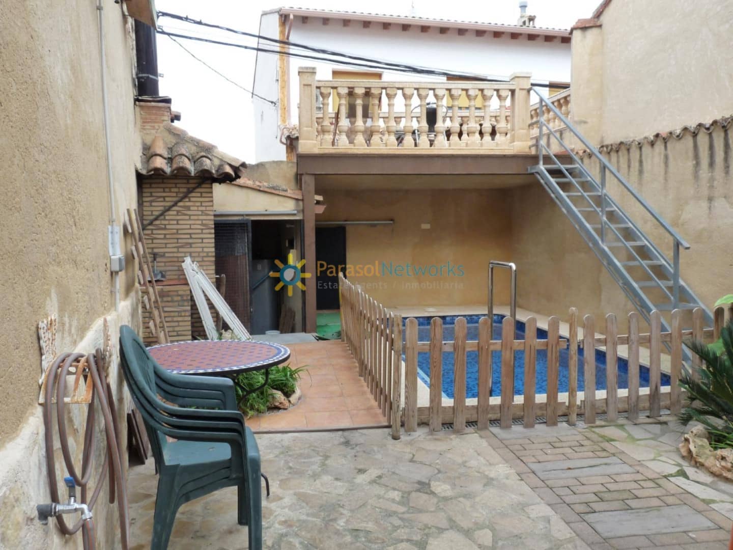 5 bedroom Hotel for sale in Palomar with pool - € 249,000 (Ref: 9789736)