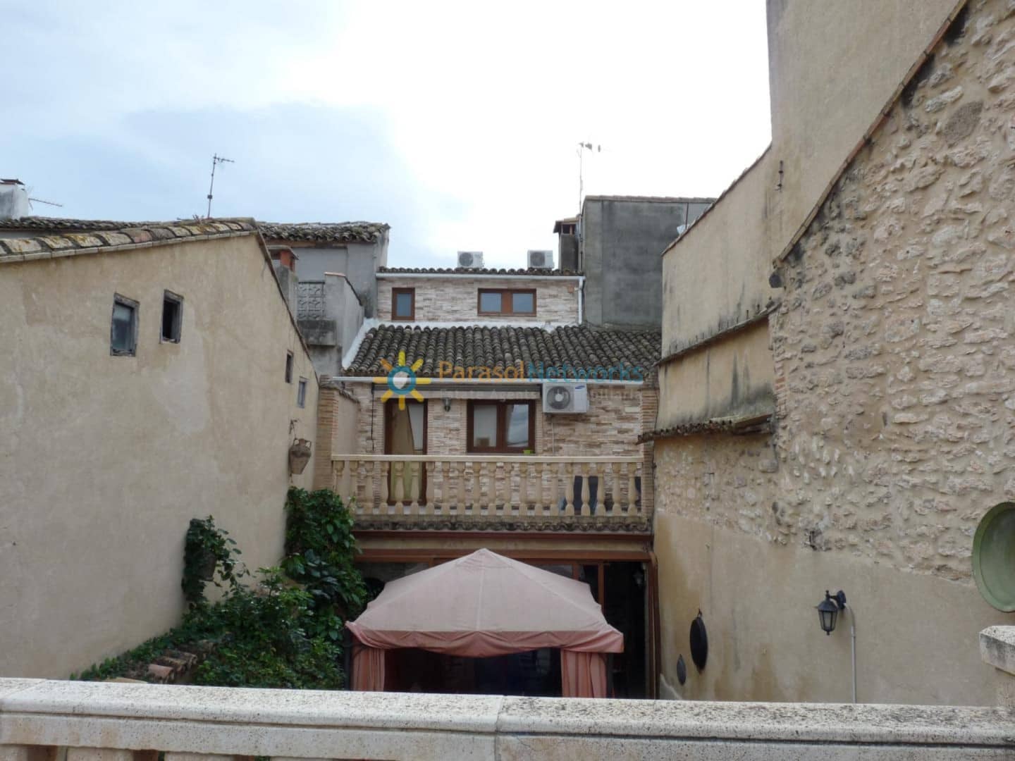 5 bedroom Hotel for sale in Palomar with pool - € 249,000 (Ref: 9789736)