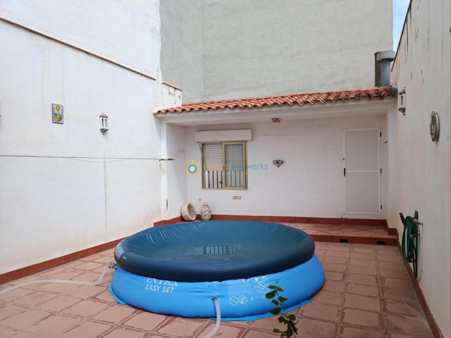 3 soverom Hus til salgs i Oliva med garasje - € 275 000 (Ref: 9789830)