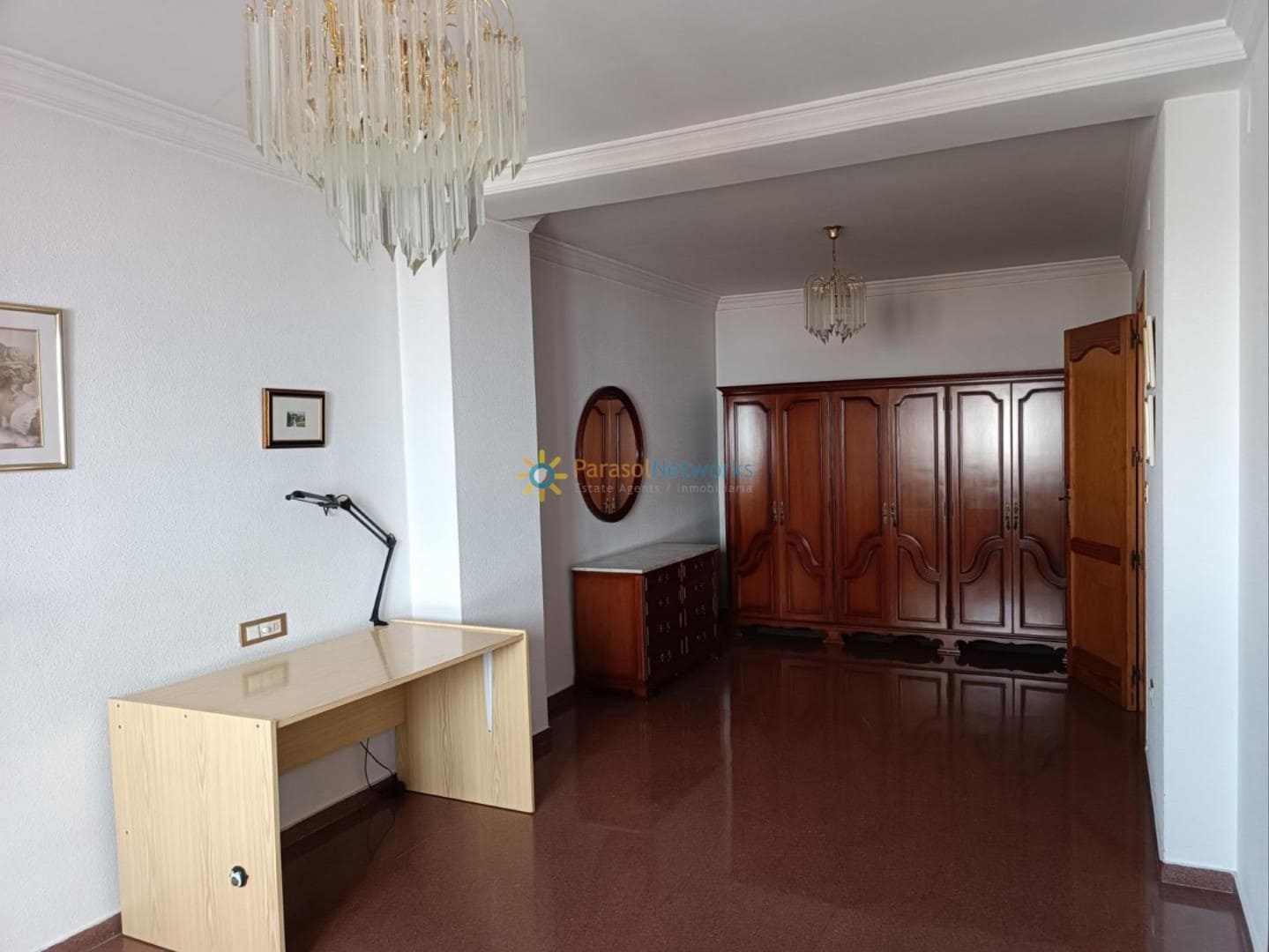 3 soverom Hus til salgs i Oliva med garasje - € 275 000 (Ref: 9789830)