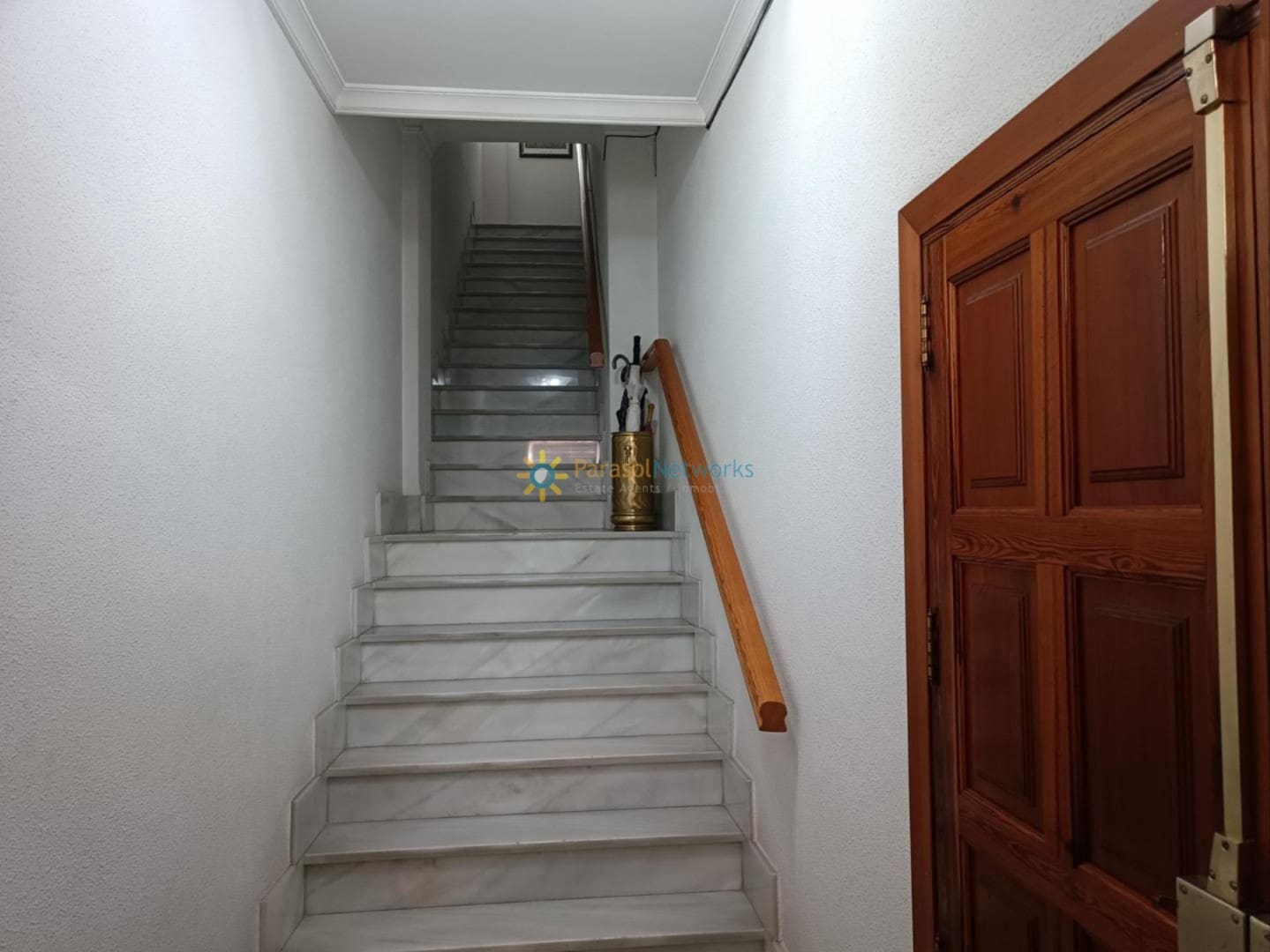 3 soverom Hus til salgs i Oliva med garasje - € 275 000 (Ref: 9789830)