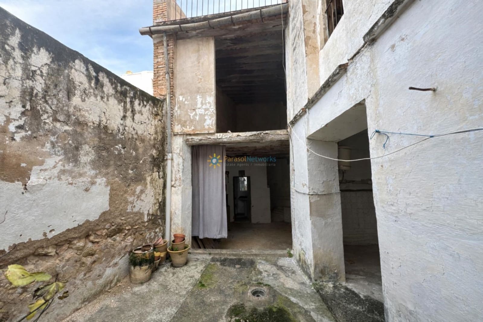 8 slaapkamer Huis te koop in Sumacarcer - € 98.000 (Ref: 9793628)