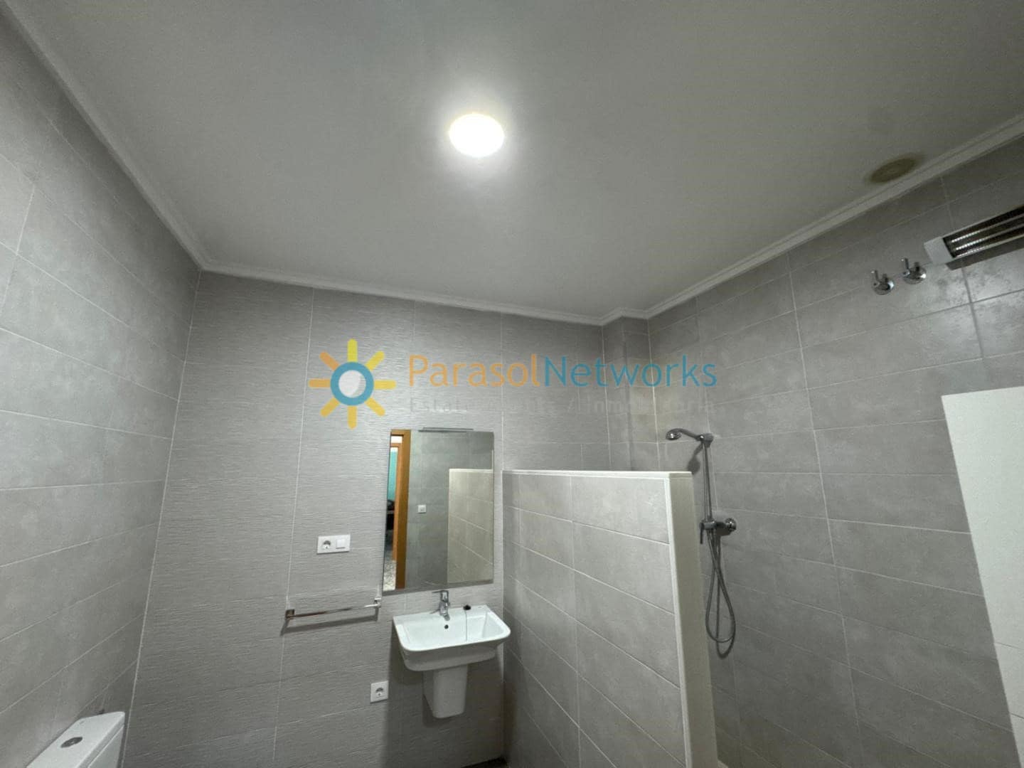 3 bedroom Apartment for rent in Oliva - € 700 (Ref: 9802678)