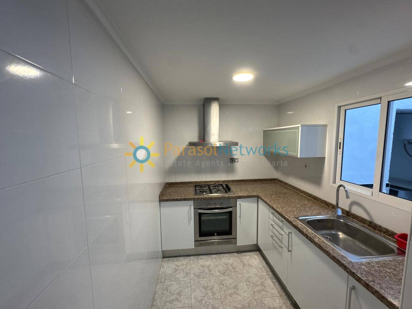 3 bedroom Apartment for rent in Oliva - € 700 (Ref: 9802678)