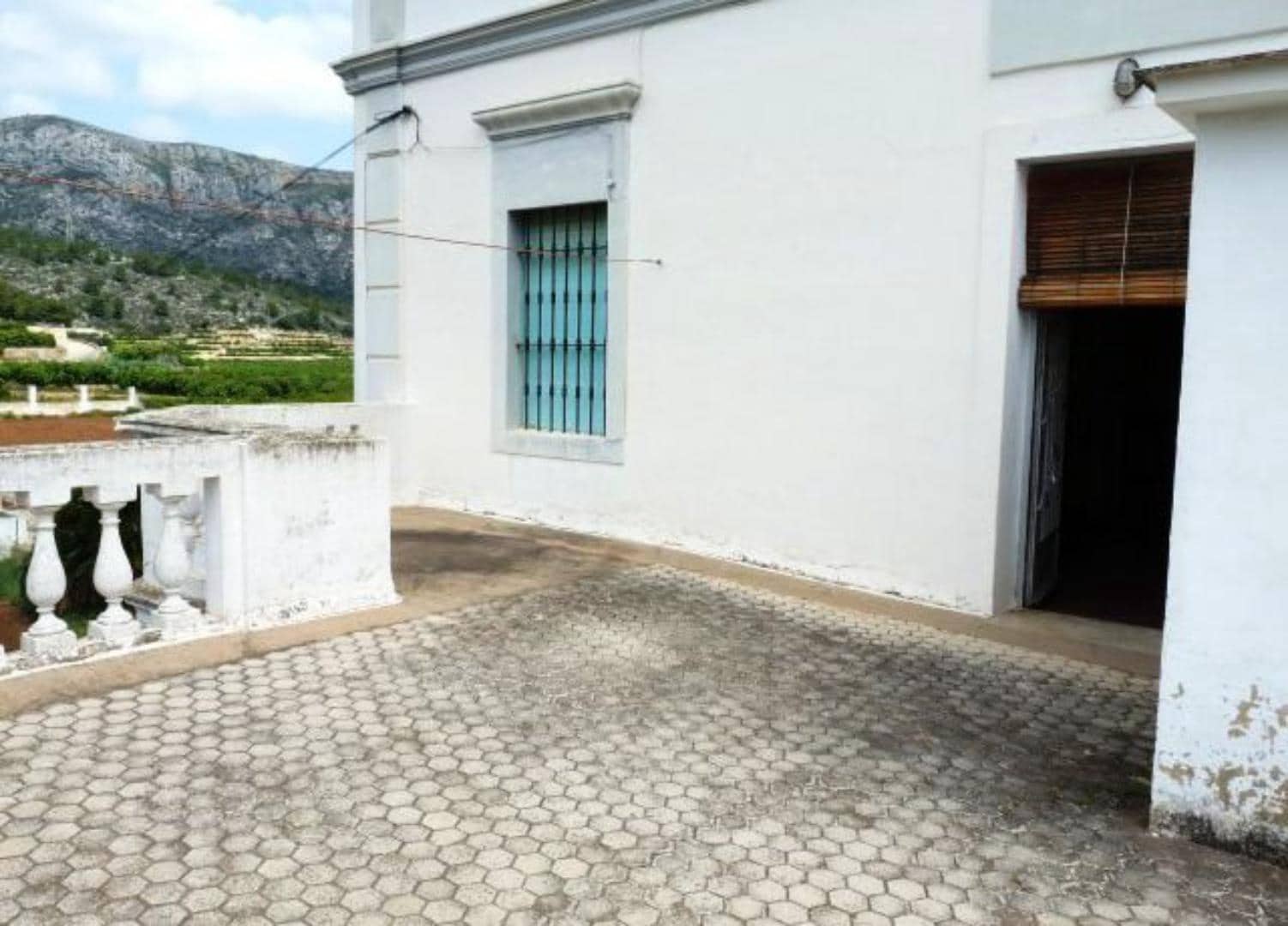 9 chambre Villa/Maison à vendre à Benifairo de la Valldigna avec garage - 550 000 € (Ref: 9805647)