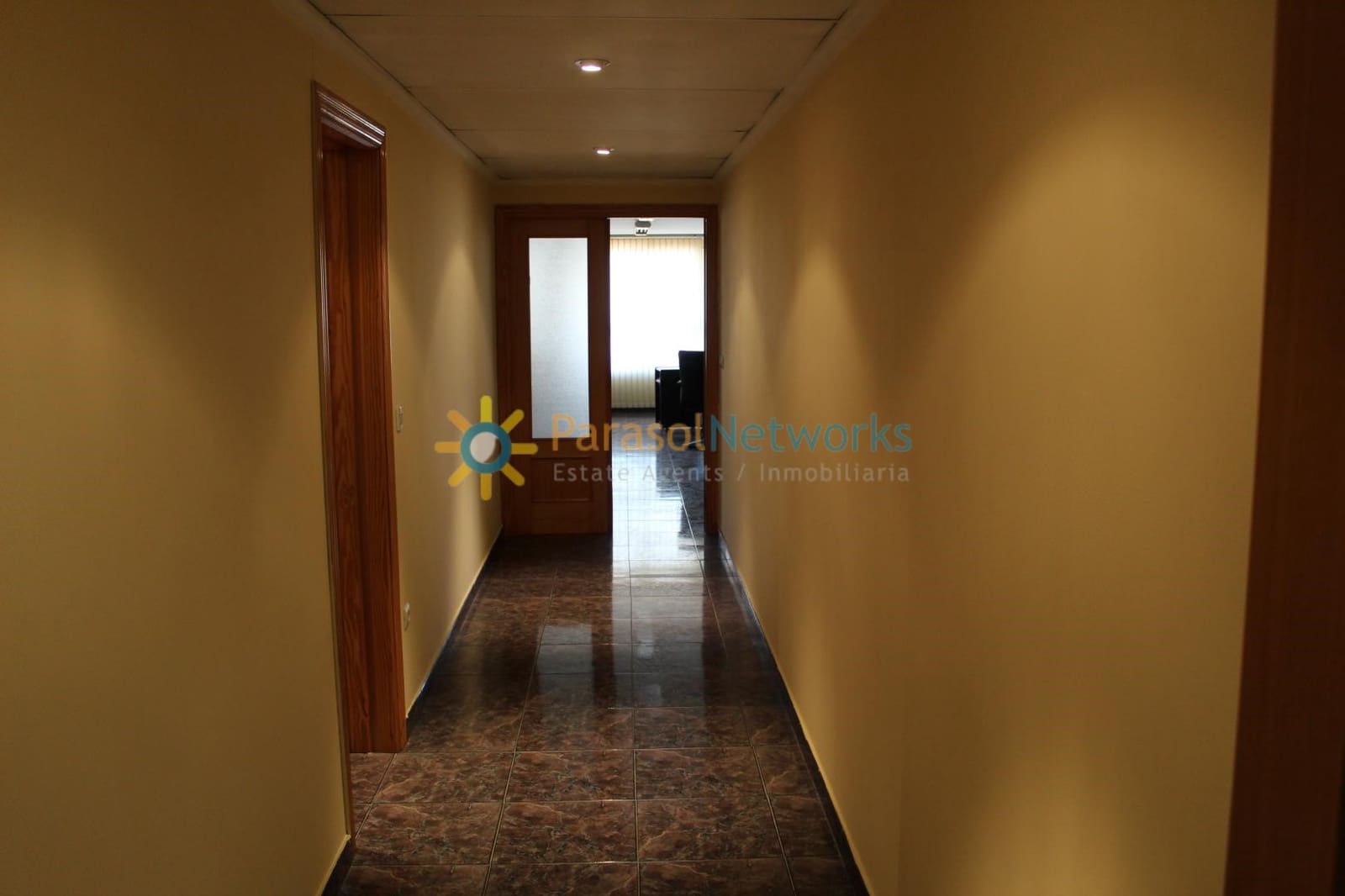 2 quarto Escritório para arrendar em Oliva - 600 € (Ref: 9807152)