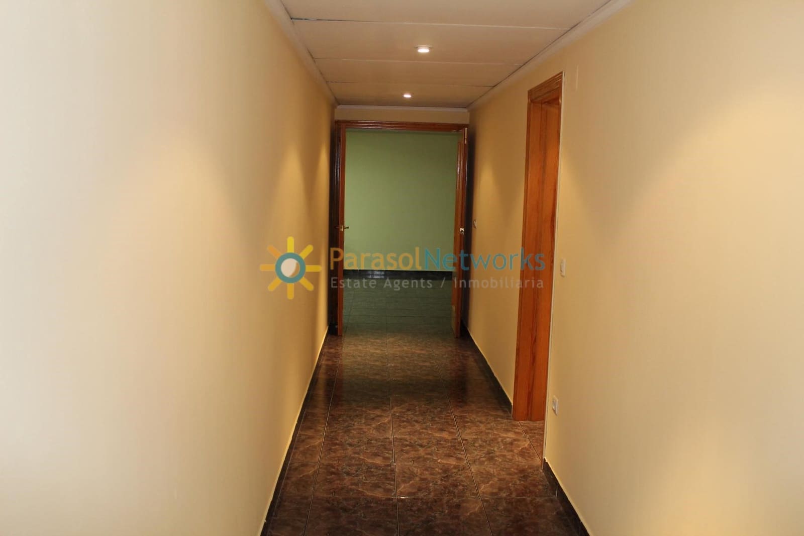 2 quarto Escritório para arrendar em Oliva - 600 € (Ref: 9807152)