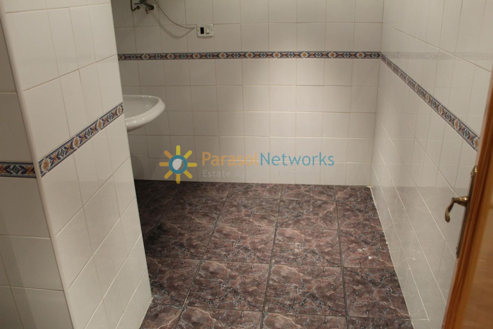 2 quarto Escritório para arrendar em Oliva - 600 € (Ref: 9807152)