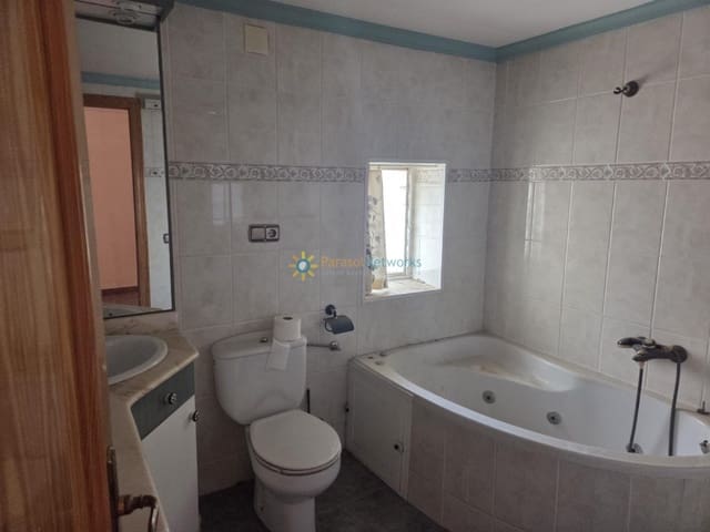 5 Zimmer Haus zu verkaufen in Planes - 93.000 € (Ref: 9814767)