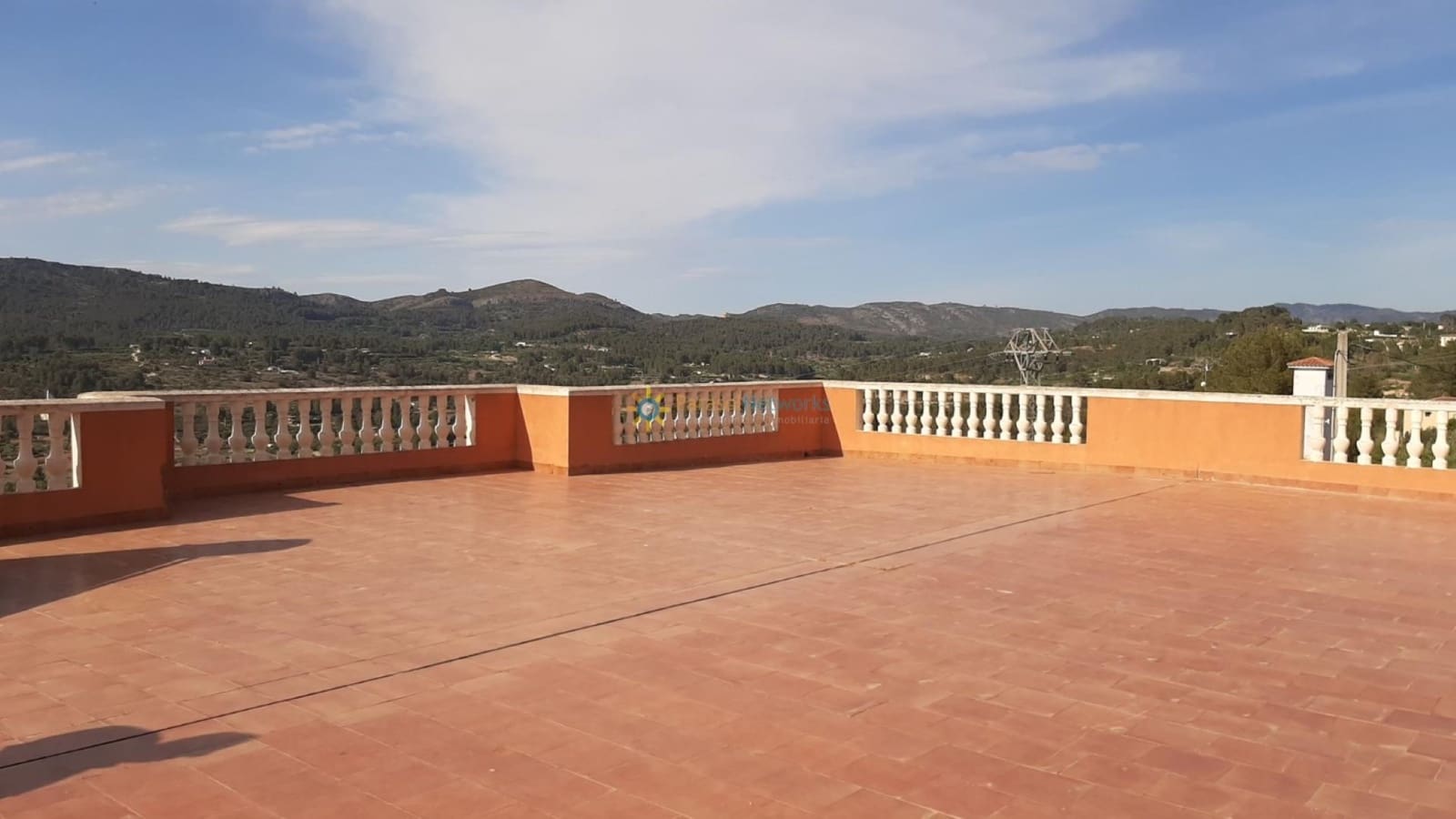 6 bedroom Villa for sale in Beniganim with pool garage - € 300,000 (Ref: 9821554)