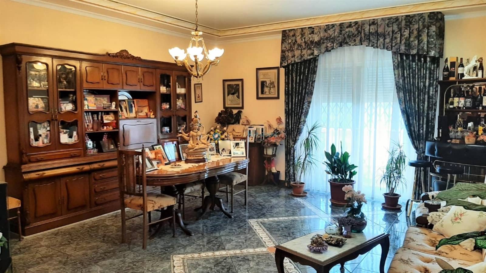 6 bedroom Villa for sale in Beniganim with pool garage - € 300,000 (Ref: 9821554)