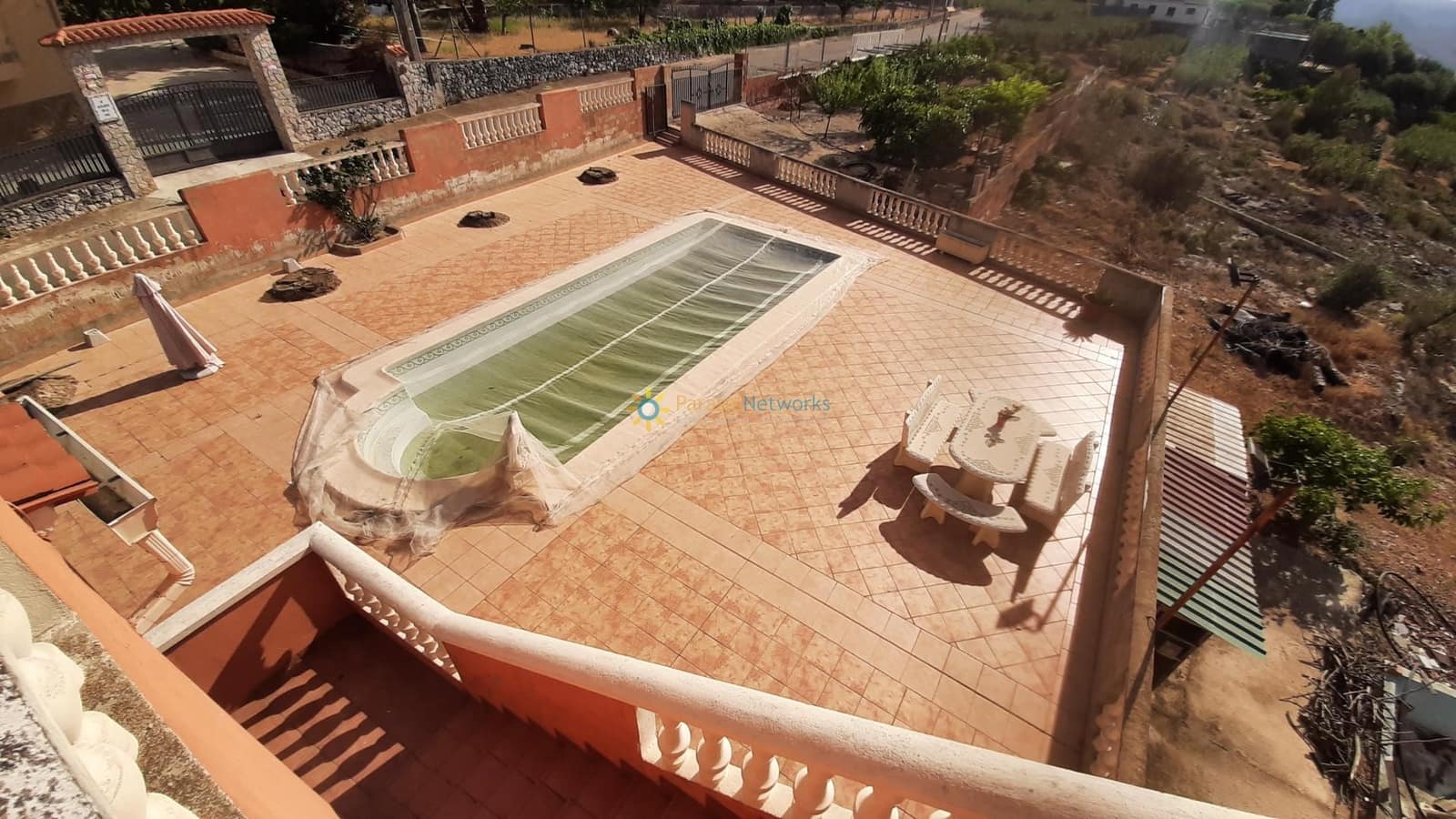6 bedroom Villa for sale in Beniganim with pool garage - € 300,000 (Ref: 9821554)
