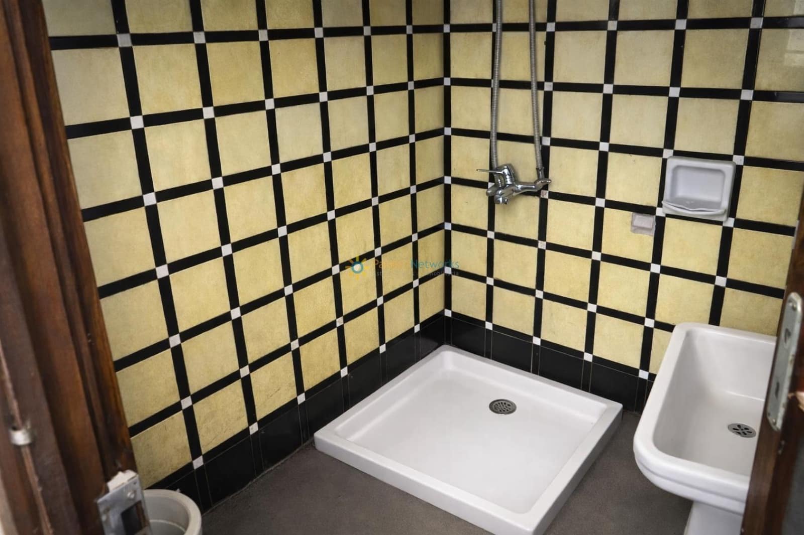 5 bedroom Townhouse for sale in Beniganim with garage - € 45,000 (Ref: 9824110)