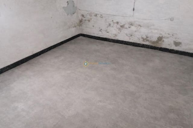 5 chambre Maison de Ville à vendre à Benigánim avec garage - 45 000 € (Ref: 9824110)