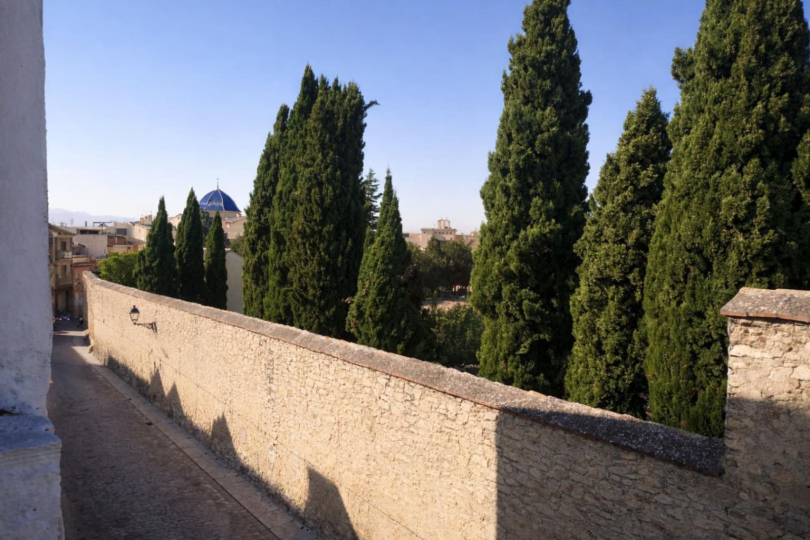 5 bedroom Townhouse for sale in Beniganim with garage - € 45,000 (Ref: 9824110)