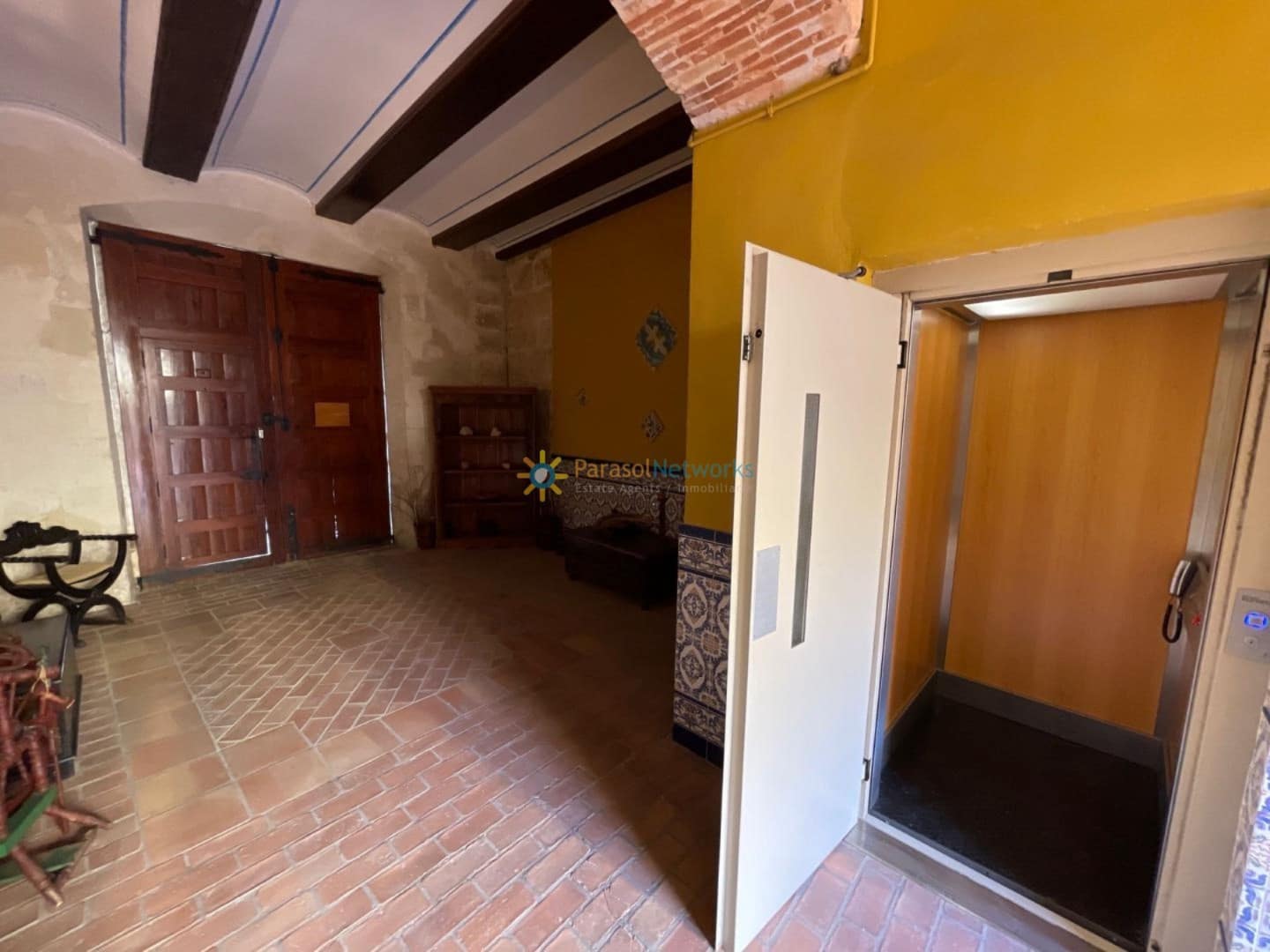 4 bedroom Townhouse for sale in Xativa with garage - € 190,000 (Ref: 9828064)