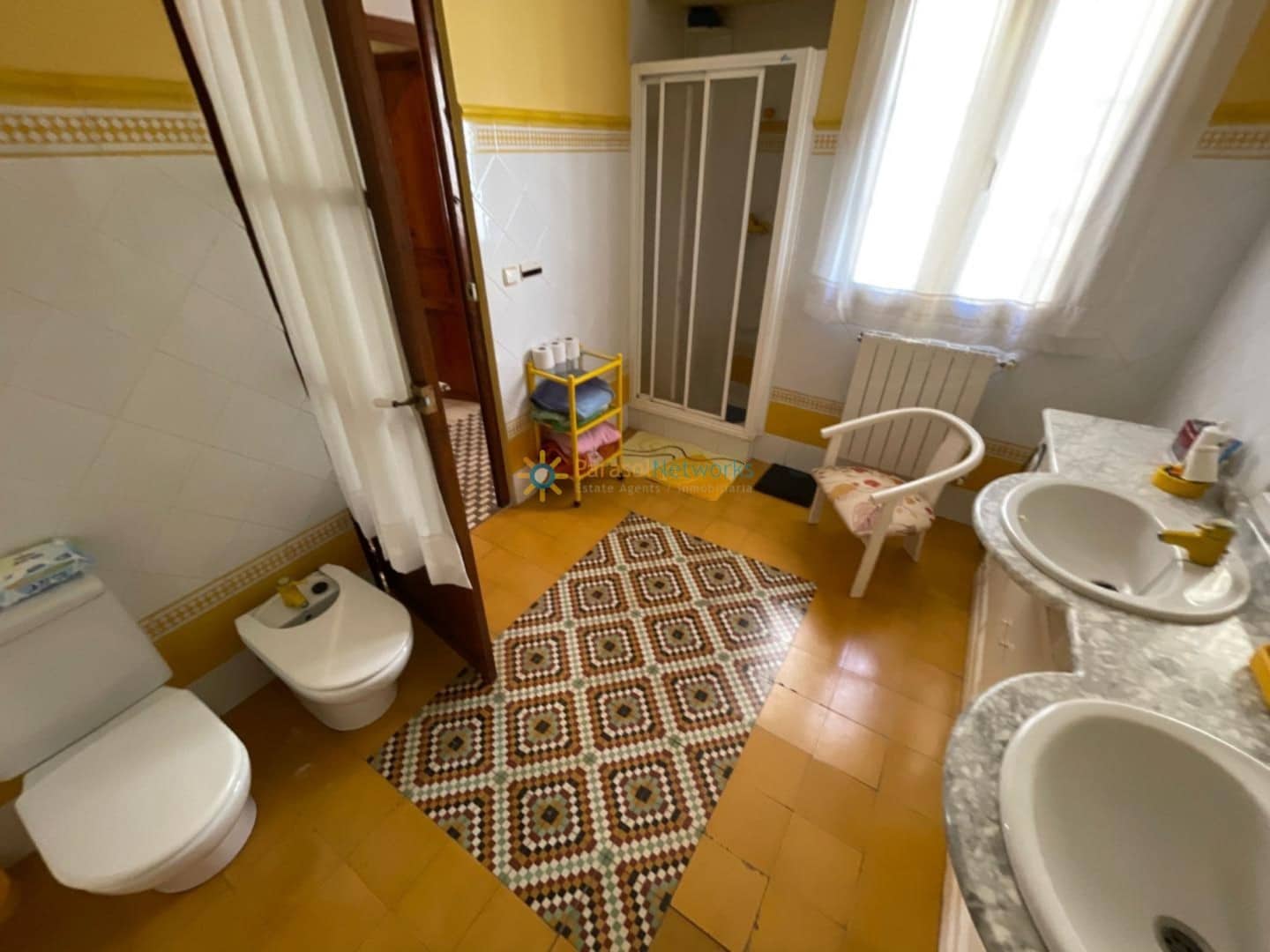 4 bedroom Townhouse for sale in Xativa with garage - € 190,000 (Ref: 9828064)