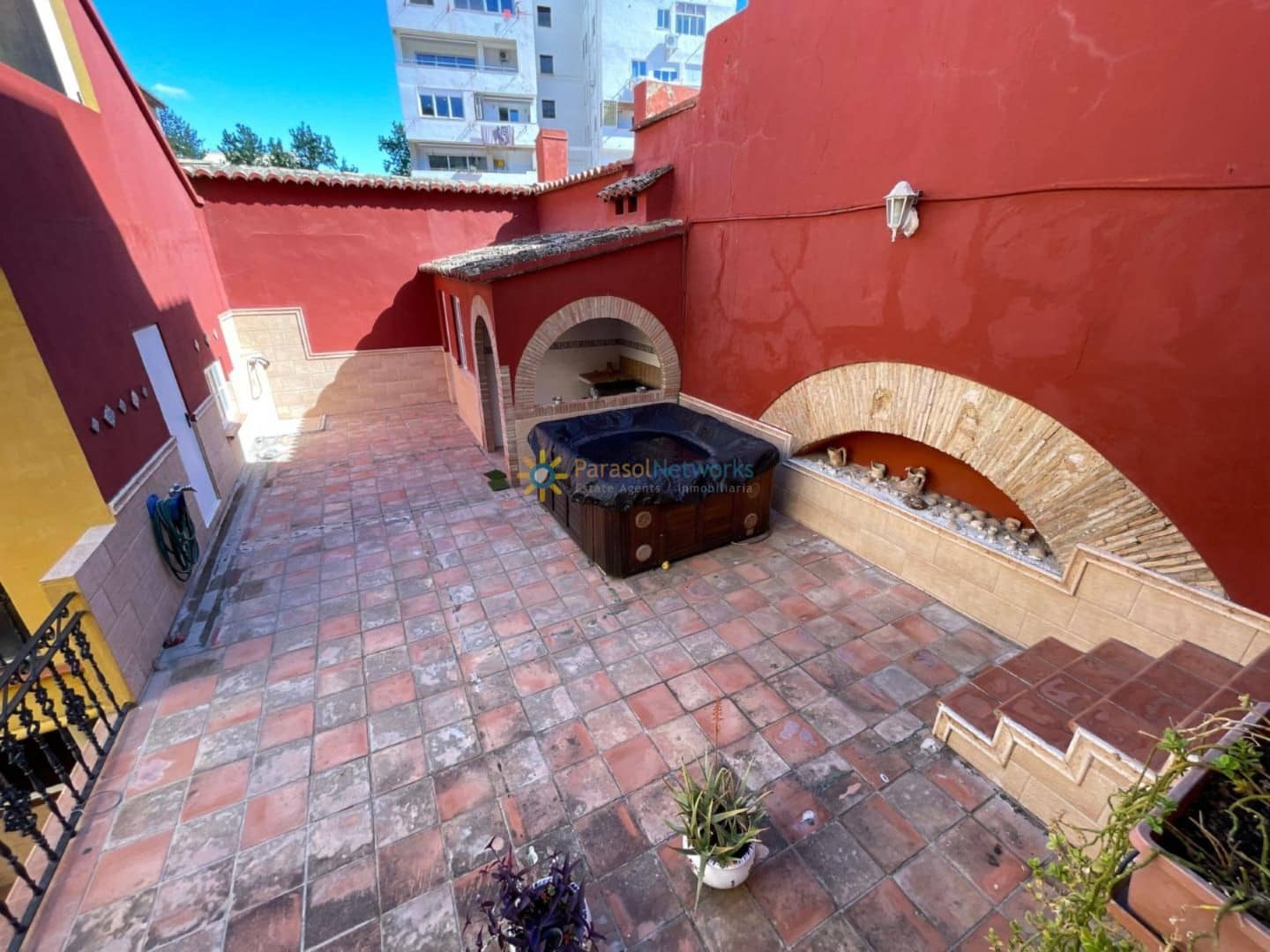 4 bedroom Townhouse for sale in Xativa with garage - € 190,000 (Ref: 9828064)