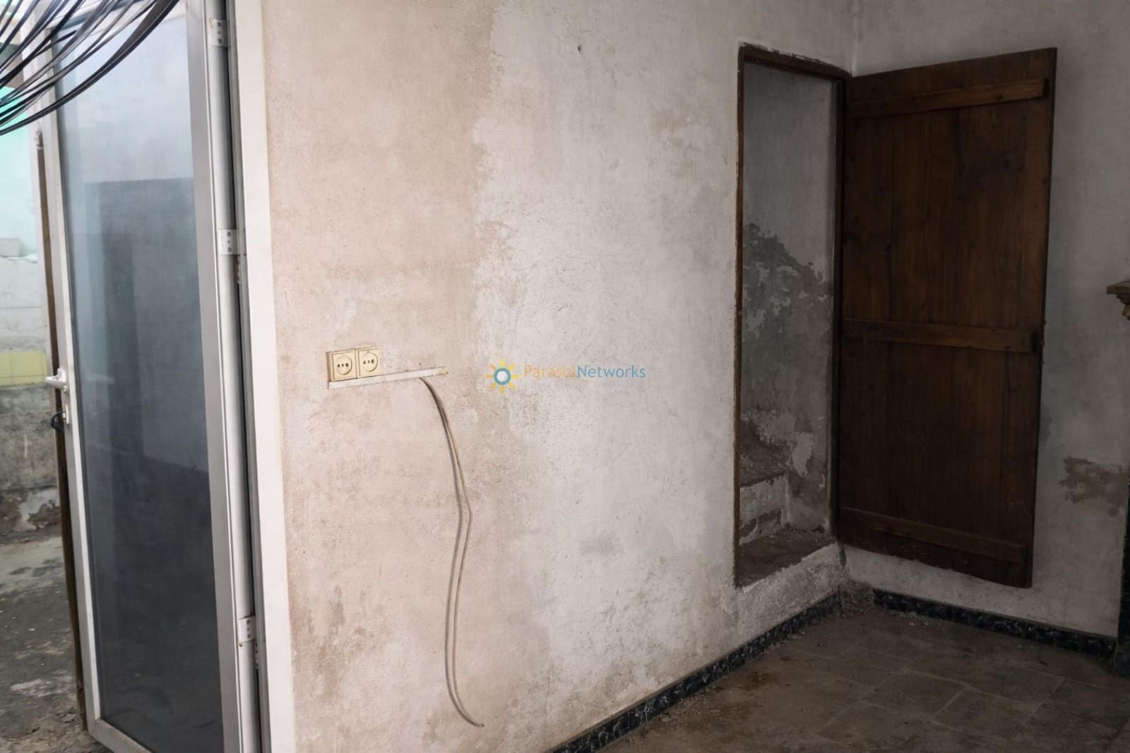 5 bedroom Townhouse for sale in Beniganim with garage - € 45,000 (Ref: 9841913)