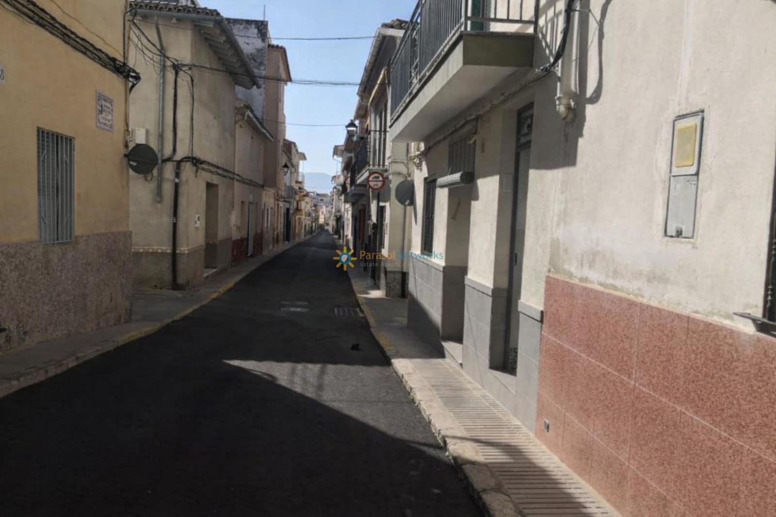 5 bedroom Townhouse for sale in Beniganim with garage - € 45,000 (Ref: 9841913)