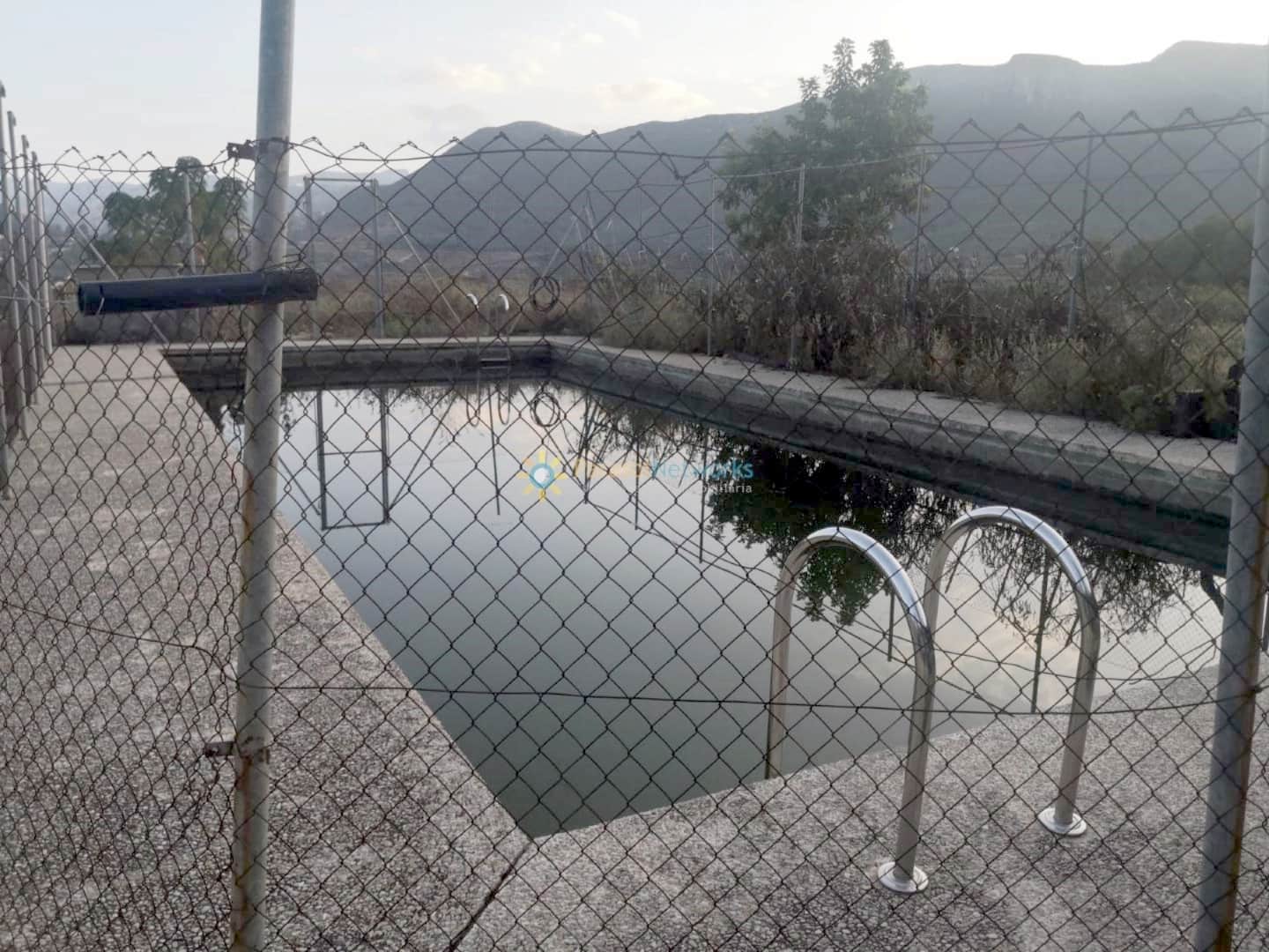 Casa em Banda para venda em Adsubia com piscina garagem - 375 000 € (Ref: 9867414)