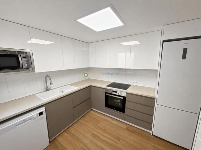 3 soverom Leilighet til leie i Xeraco med garasje - € 800 (Ref: 9867916)