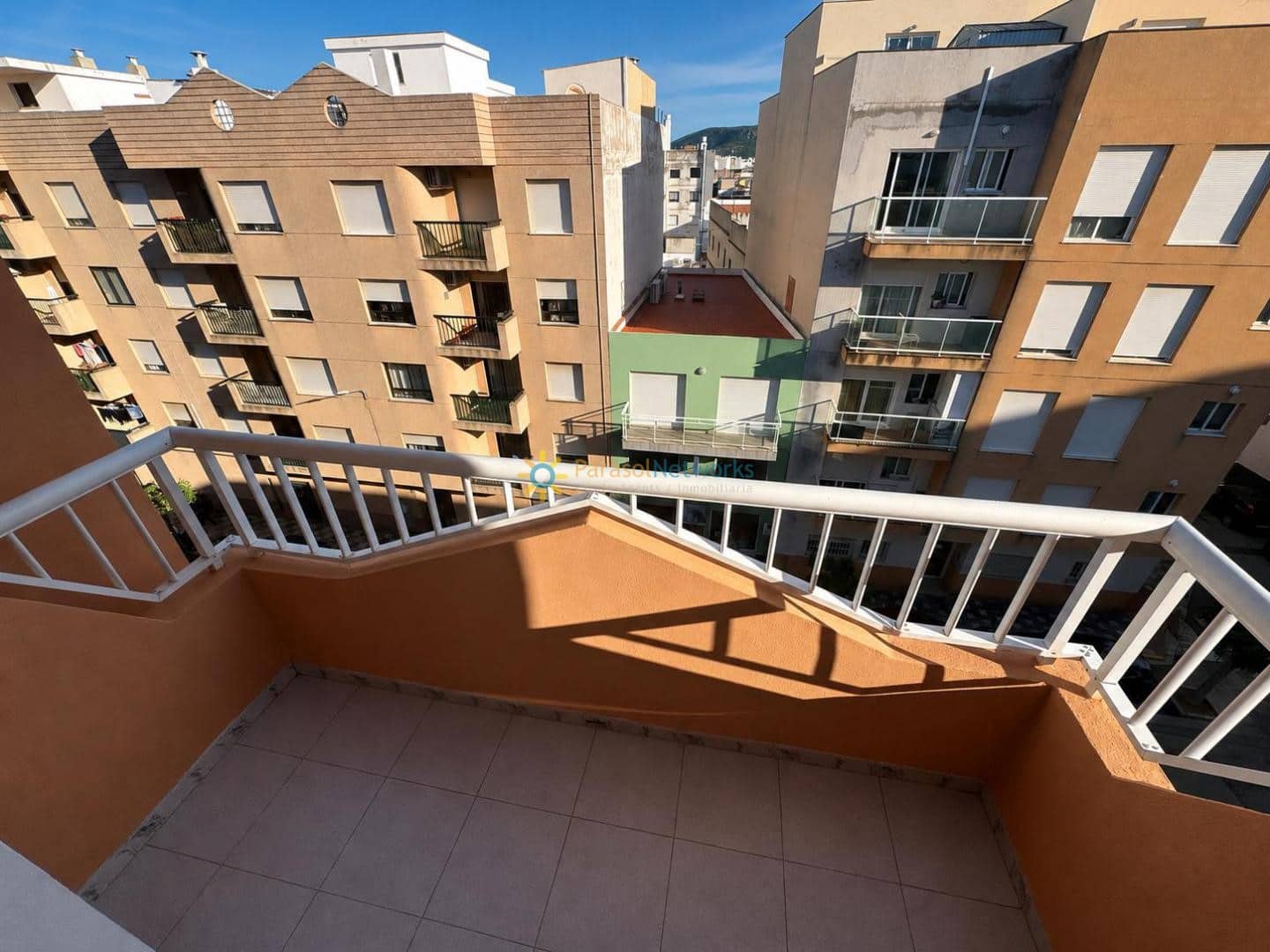 3 bedroom Apartment for rent in Xeraco with garage - € 800 (Ref: 9867916)