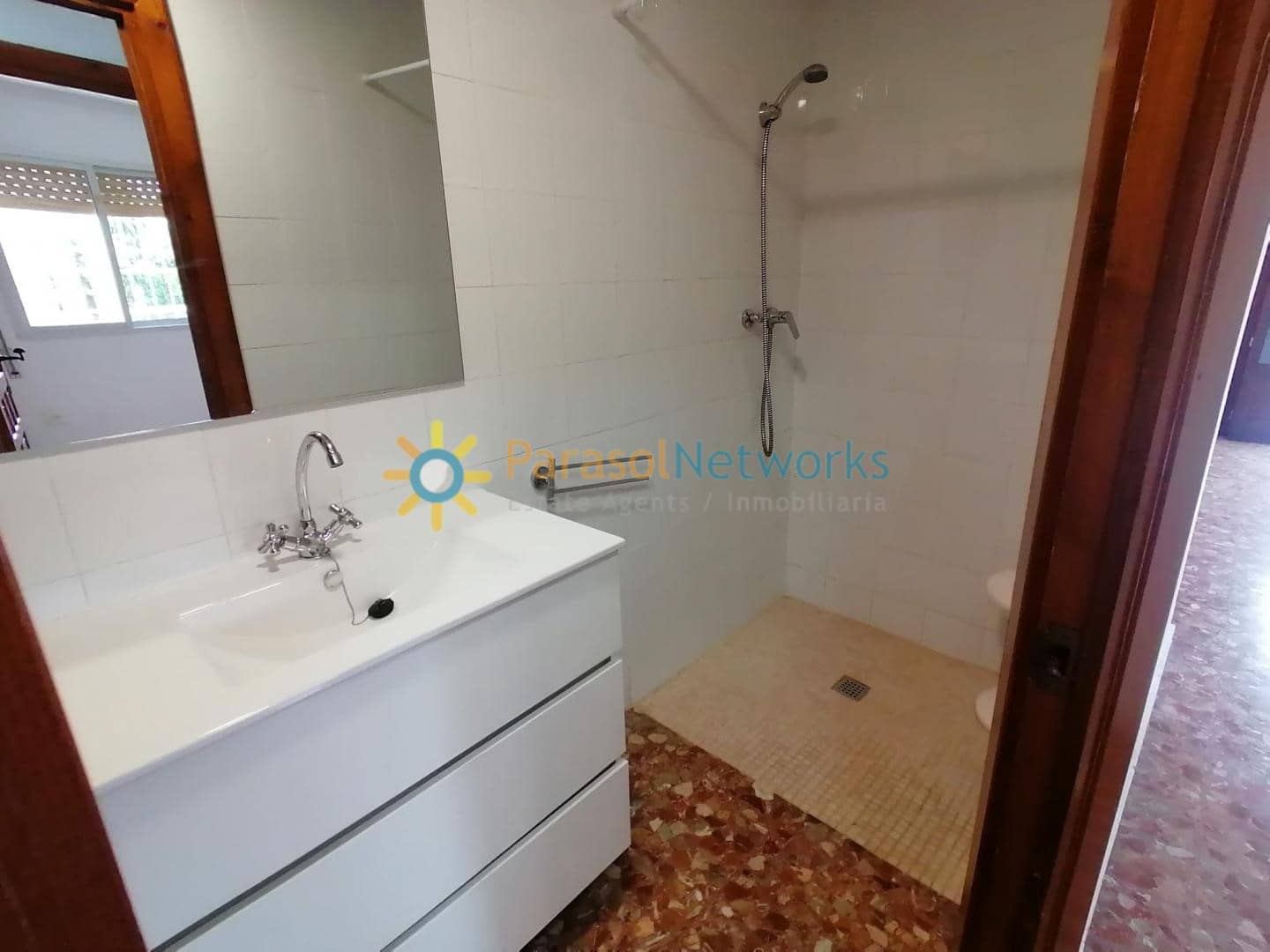 2 soverom Strandleiligheter til leie i Oliva - € 600 (Ref: 9889545)