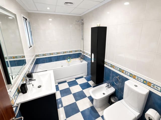 4 bedroom Apartment for rent in Xeraco - € 900 (Ref: 9895230)
