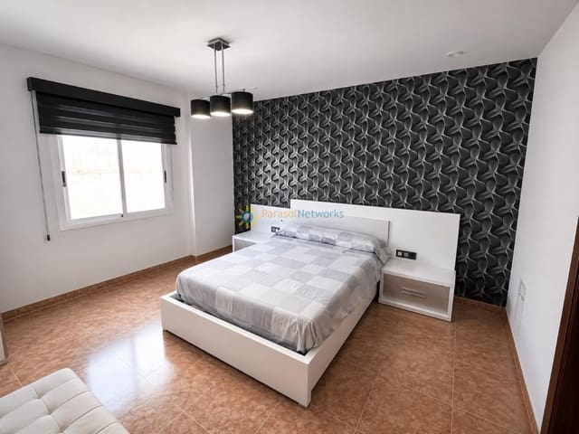 4 bedroom Apartment for rent in Xeraco - € 900 (Ref: 9895230)