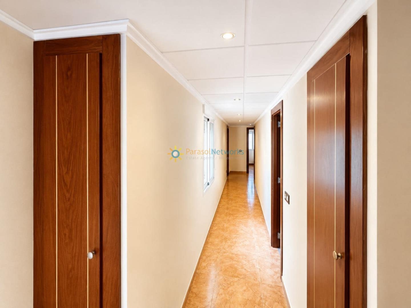 4 bedroom Apartment for rent in Xeraco - € 900 (Ref: 9895230)