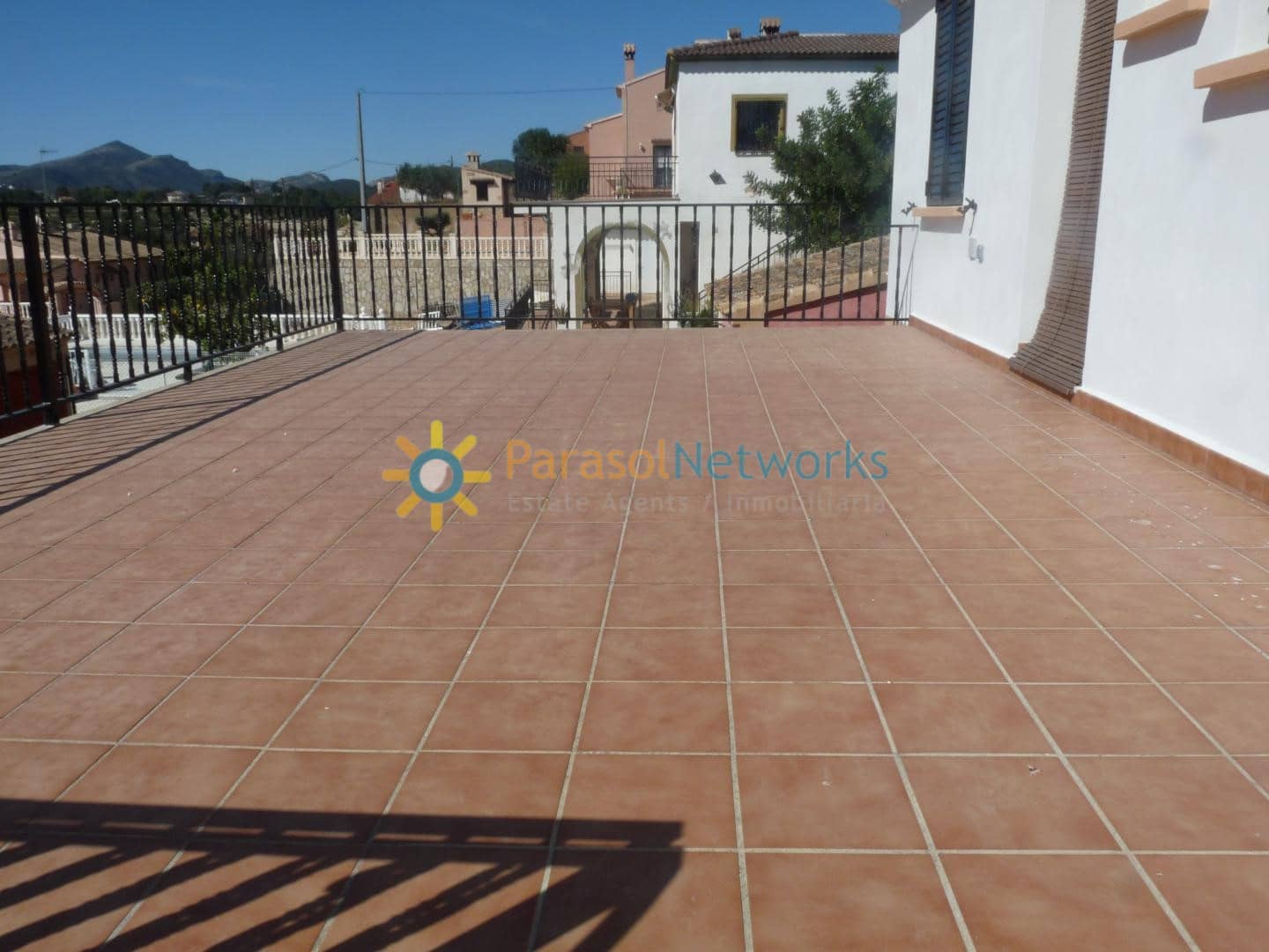 5 bedroom Villa for rent in La Font d'En Carros with pool garage - € 1,400 (Ref: 9895233)