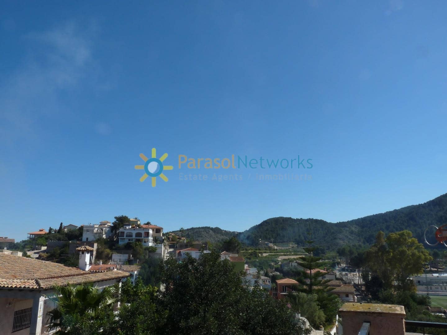5 bedroom Villa for rent in La Font d'En Carros with pool garage - € 1,400 (Ref: 9895233)