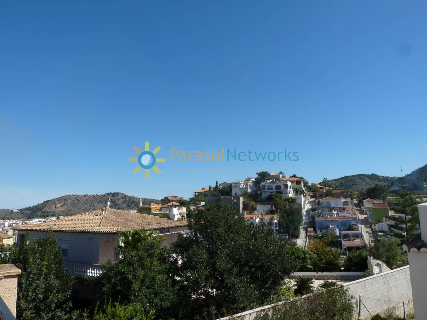 5 bedroom Villa for rent in La Font d'En Carros with pool garage - € 1,400 (Ref: 9895233)