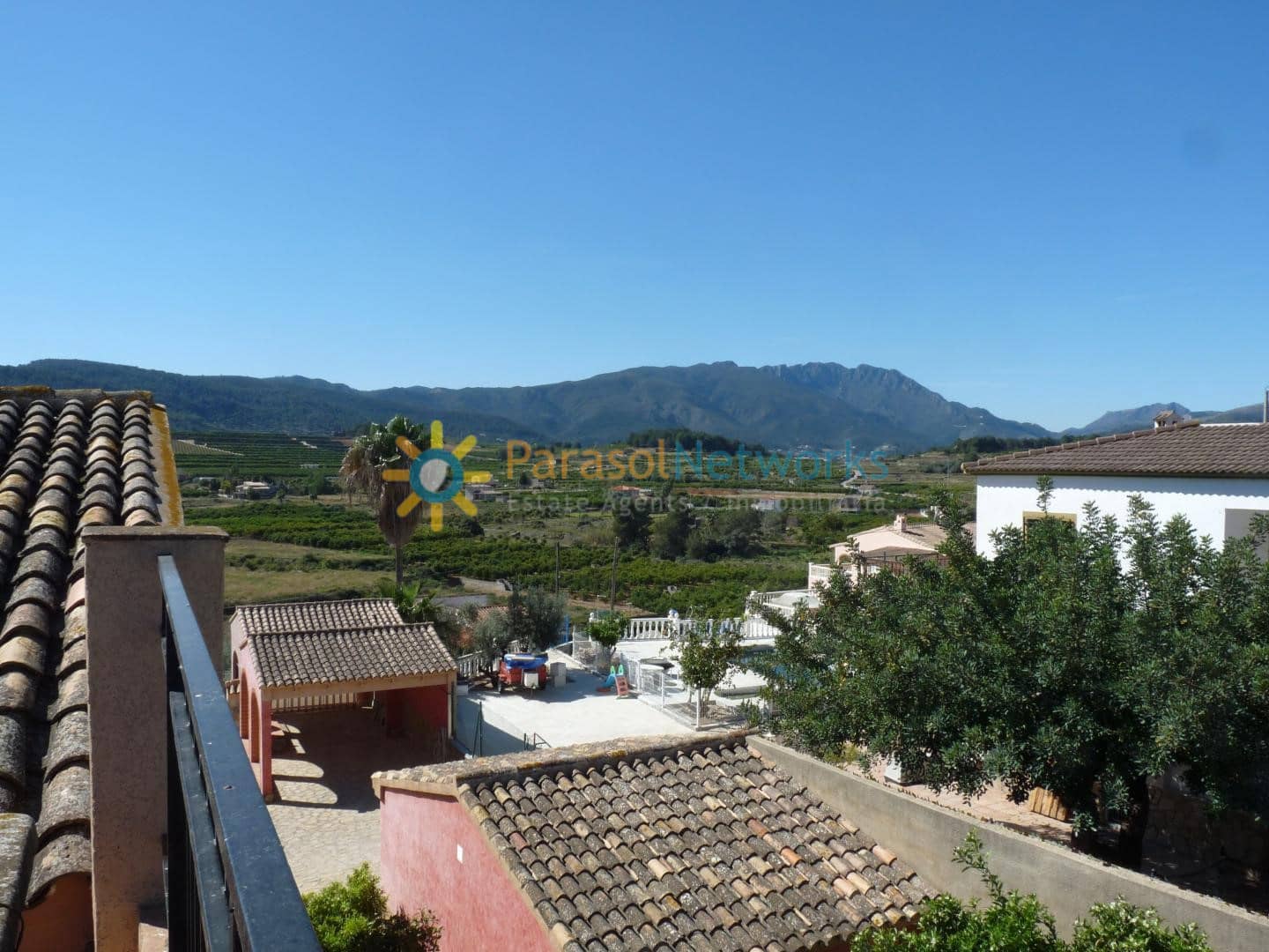 5 bedroom Villa for rent in La Font d'En Carros with pool garage - € 1,400 (Ref: 9895233)