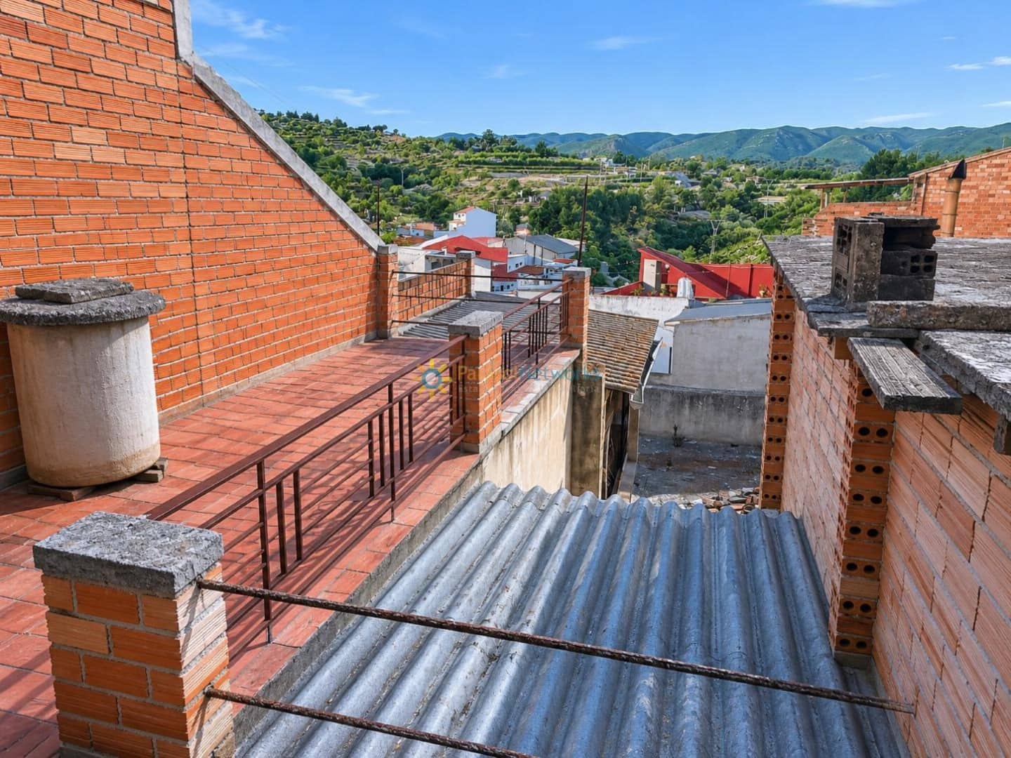 5 bedroom Townhouse for sale in Llutxent - € 65,000 (Ref: 9895411)