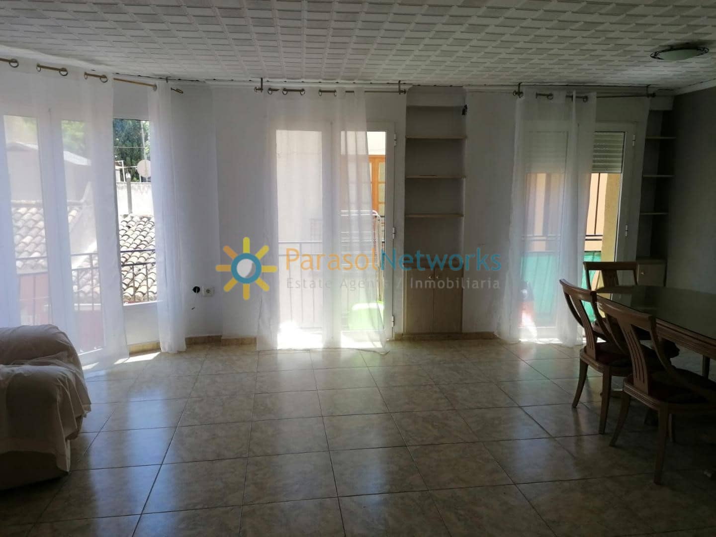 2 slaapkamer Flat te huur in Gandia - € 650 (Ref: 9908887)